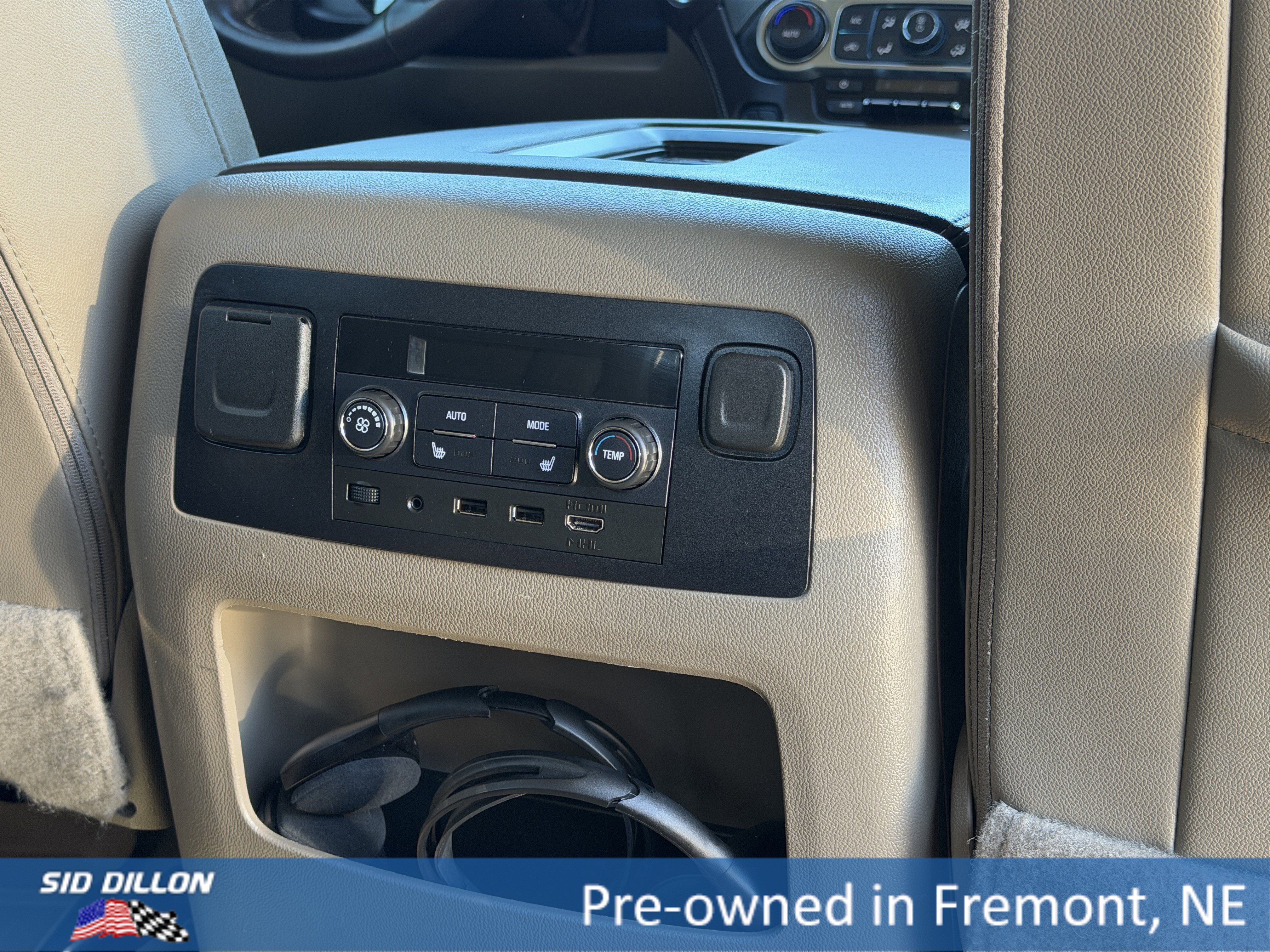 Used 2019 Pepperdust Metallic Chevrolet Premier image 22