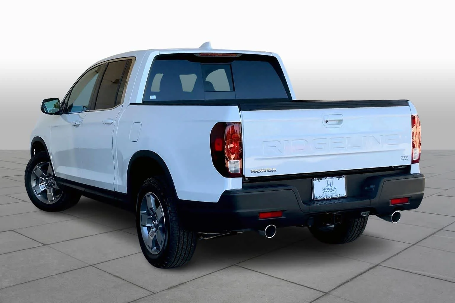 New 2026 Platinum White Pearl Honda RTL image 12