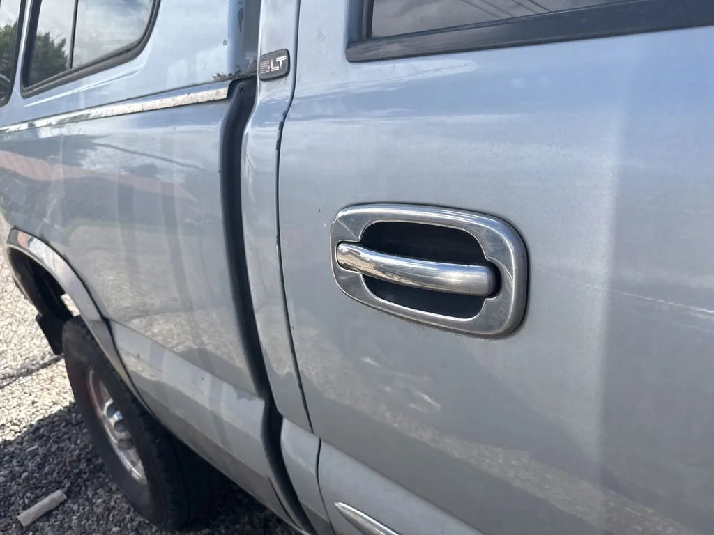 Used 2005 Special Paint GMC SLT image 15