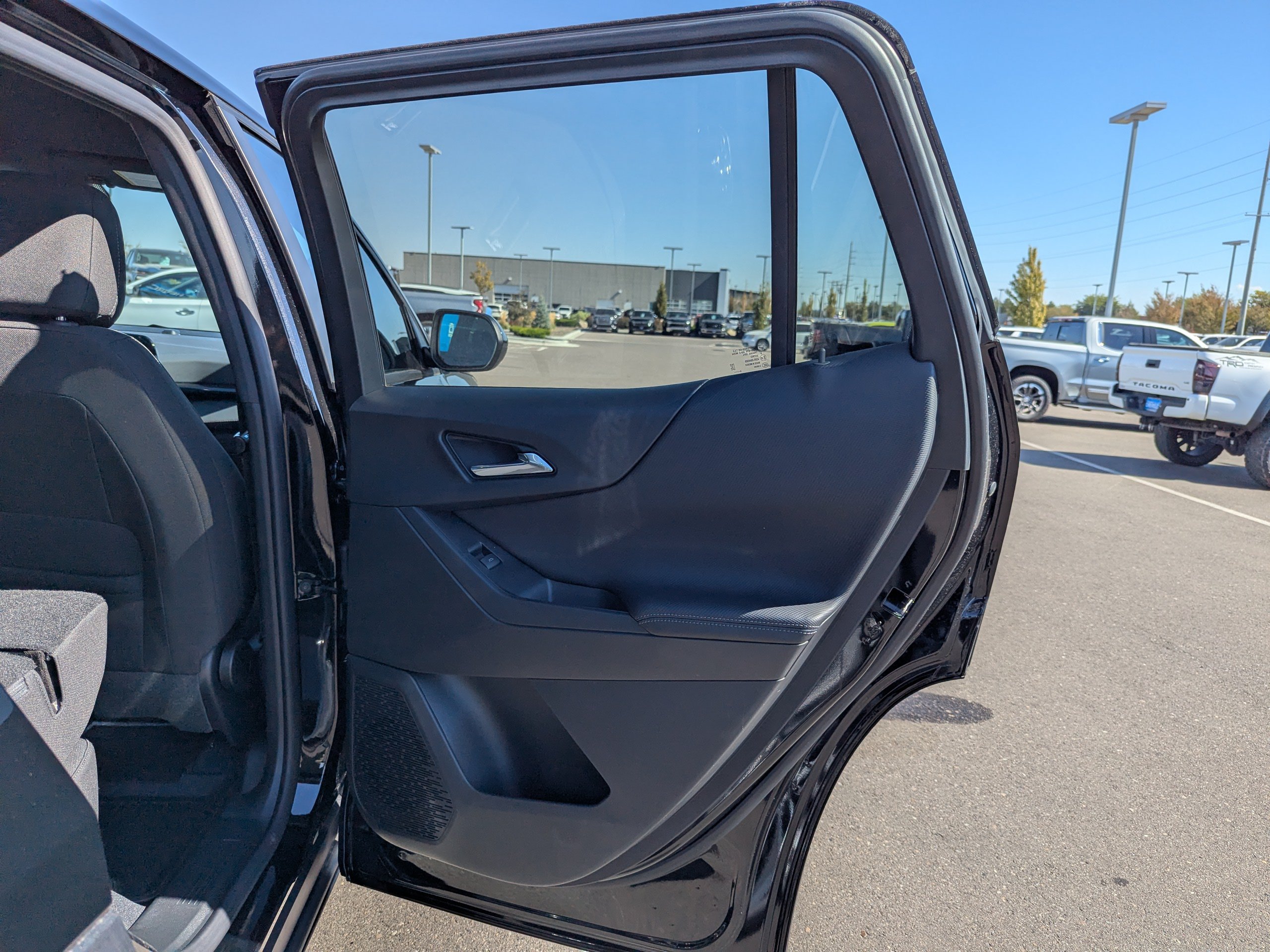 2027 Chevrolet Equinox LT - Photo 37
