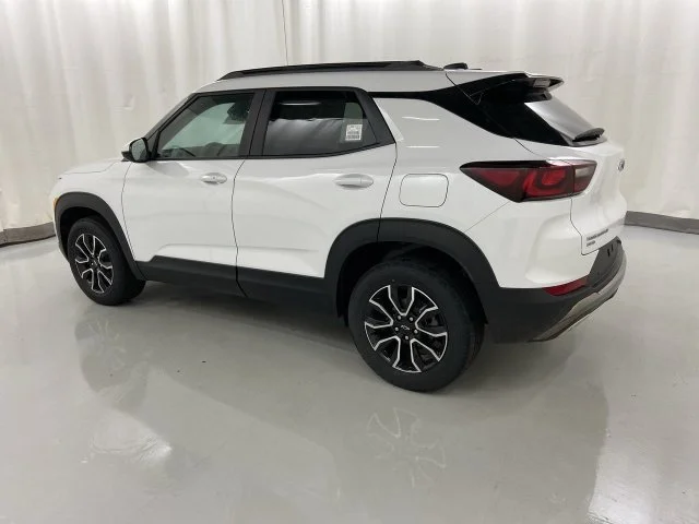 Used 2024 Summit White Chevrolet ACTIV image 3
