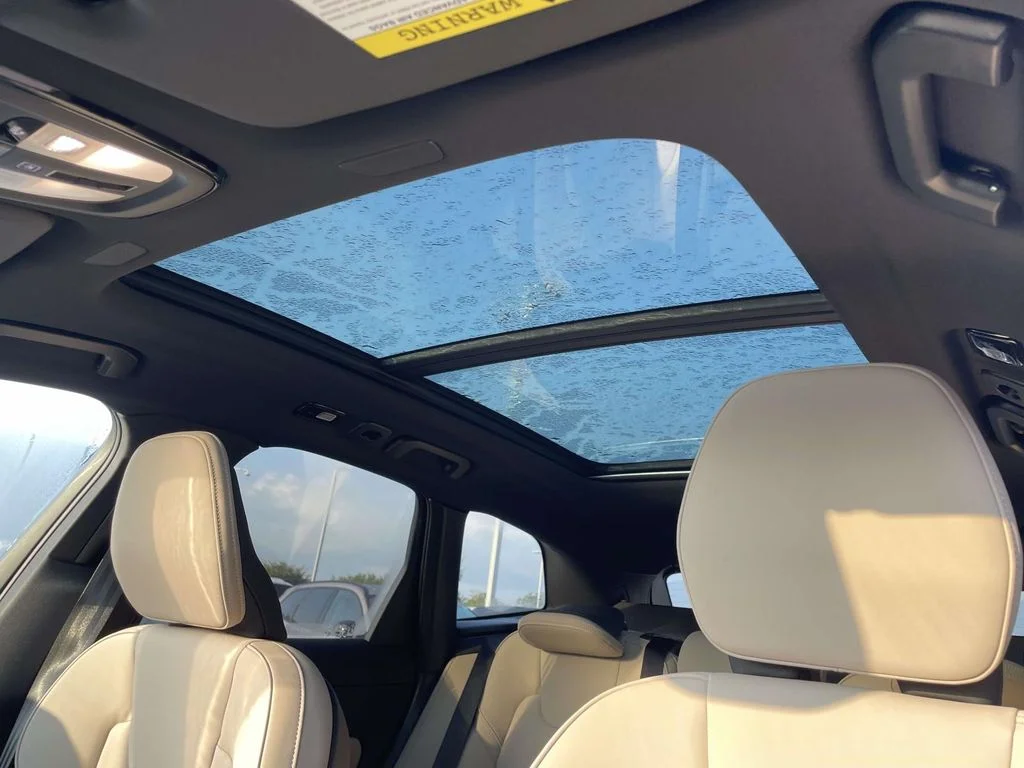 New 2026 Aurora Silver Volvo Plus image 9