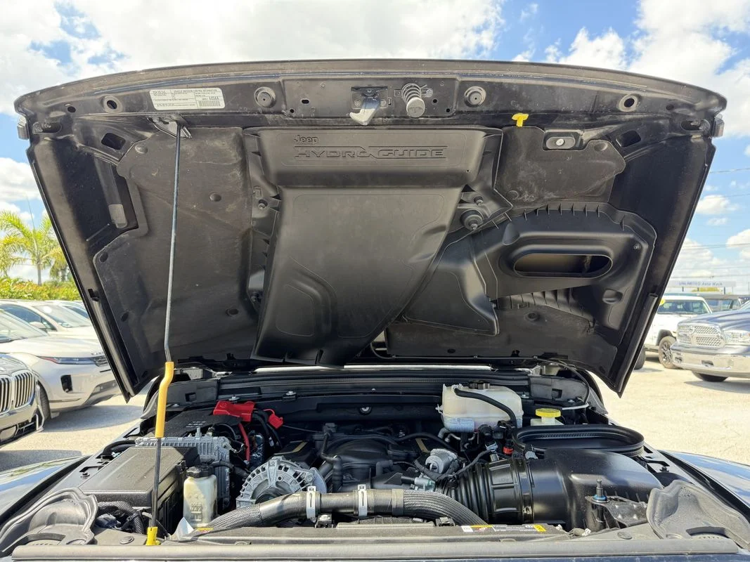 Used 2022  Jeep Rubicon 392 4x4 image 32