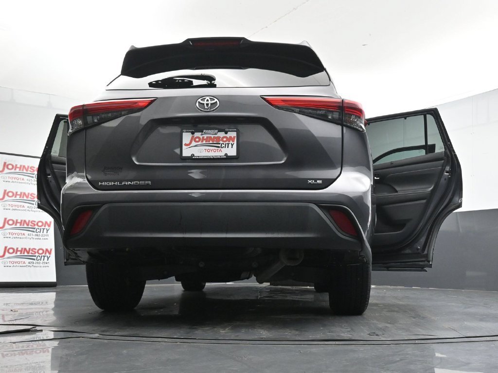 Used 2022 Gray Toyota XLE image 43