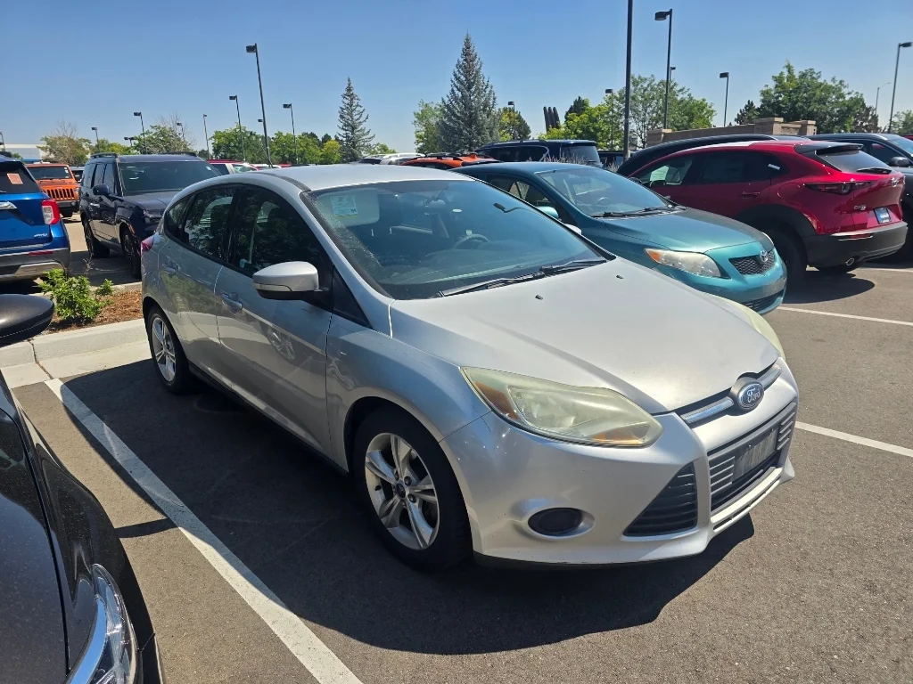 Used 2013 Ingot Silver Metallic Ford SE image 15