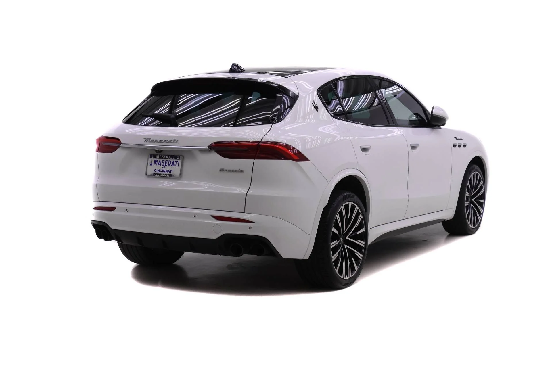 Used 2023 White Maserati Modena image 4