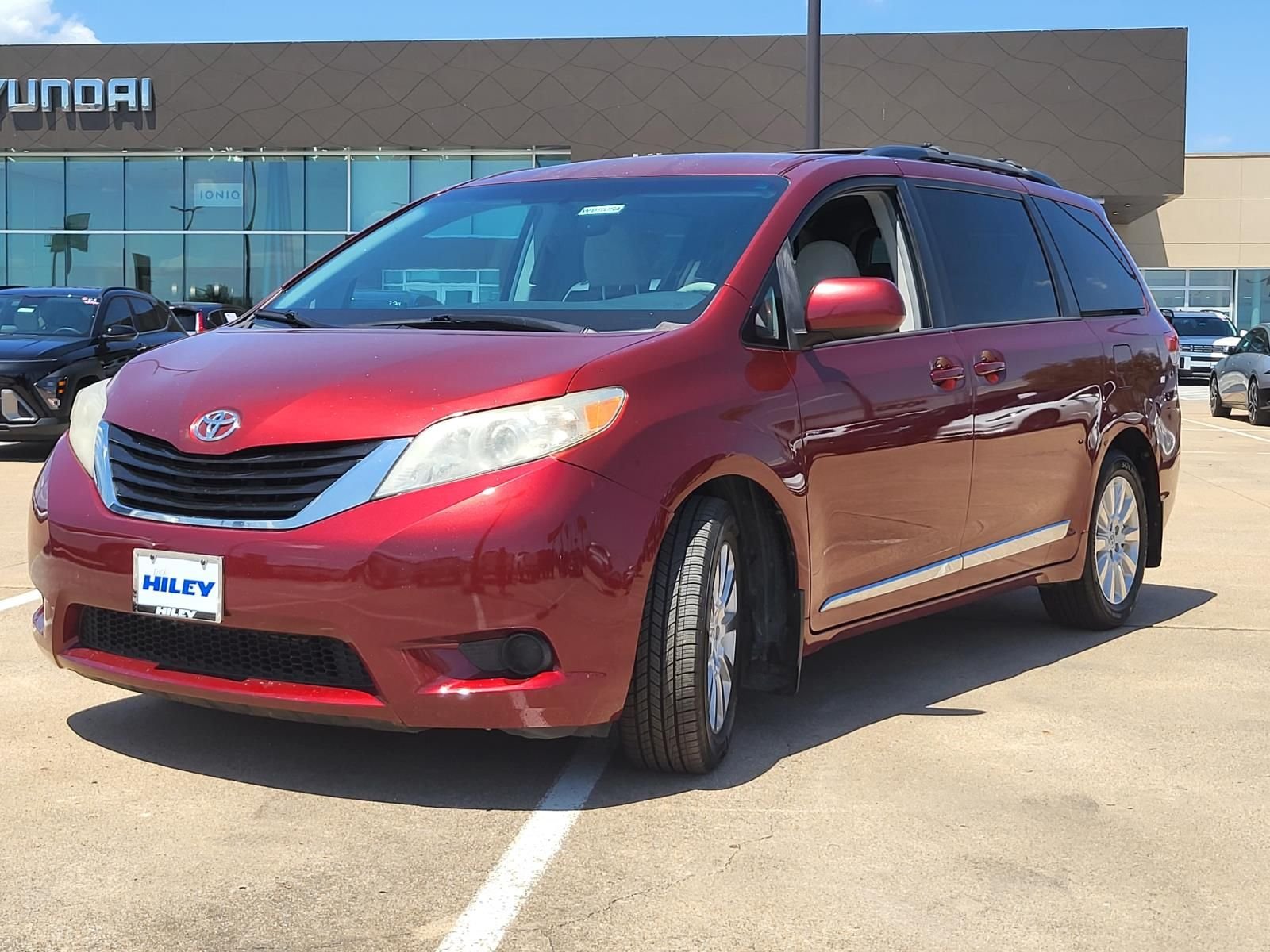 Used 2013 Toyota Sienna LE with VIN 5TDJK3DC4DS055560 for sale in Fort Worth, TX