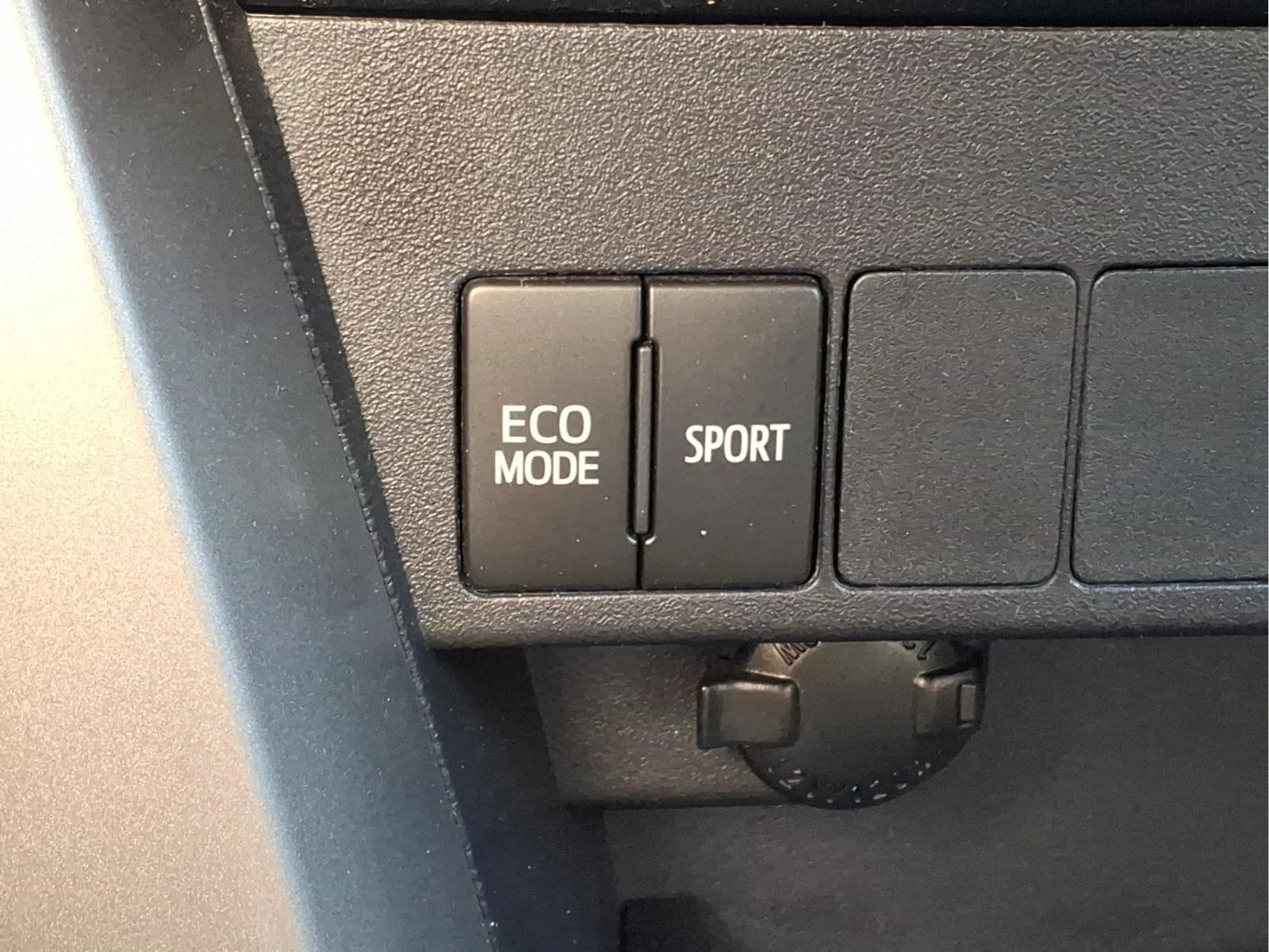 Used 2018 Black Toyota XLE image 17