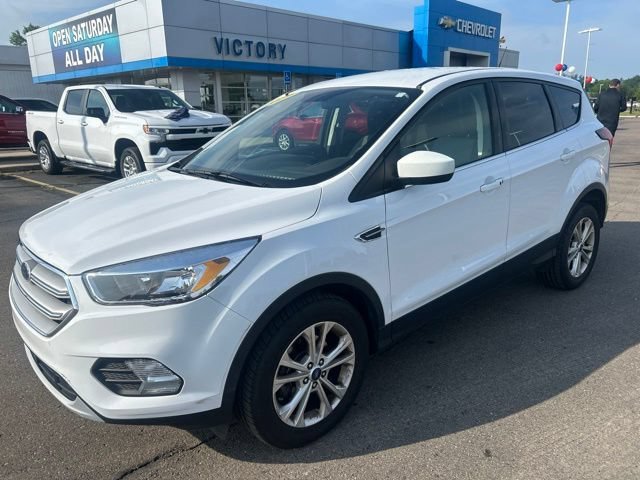 Used 2019 Oxford White Ford SE image 1