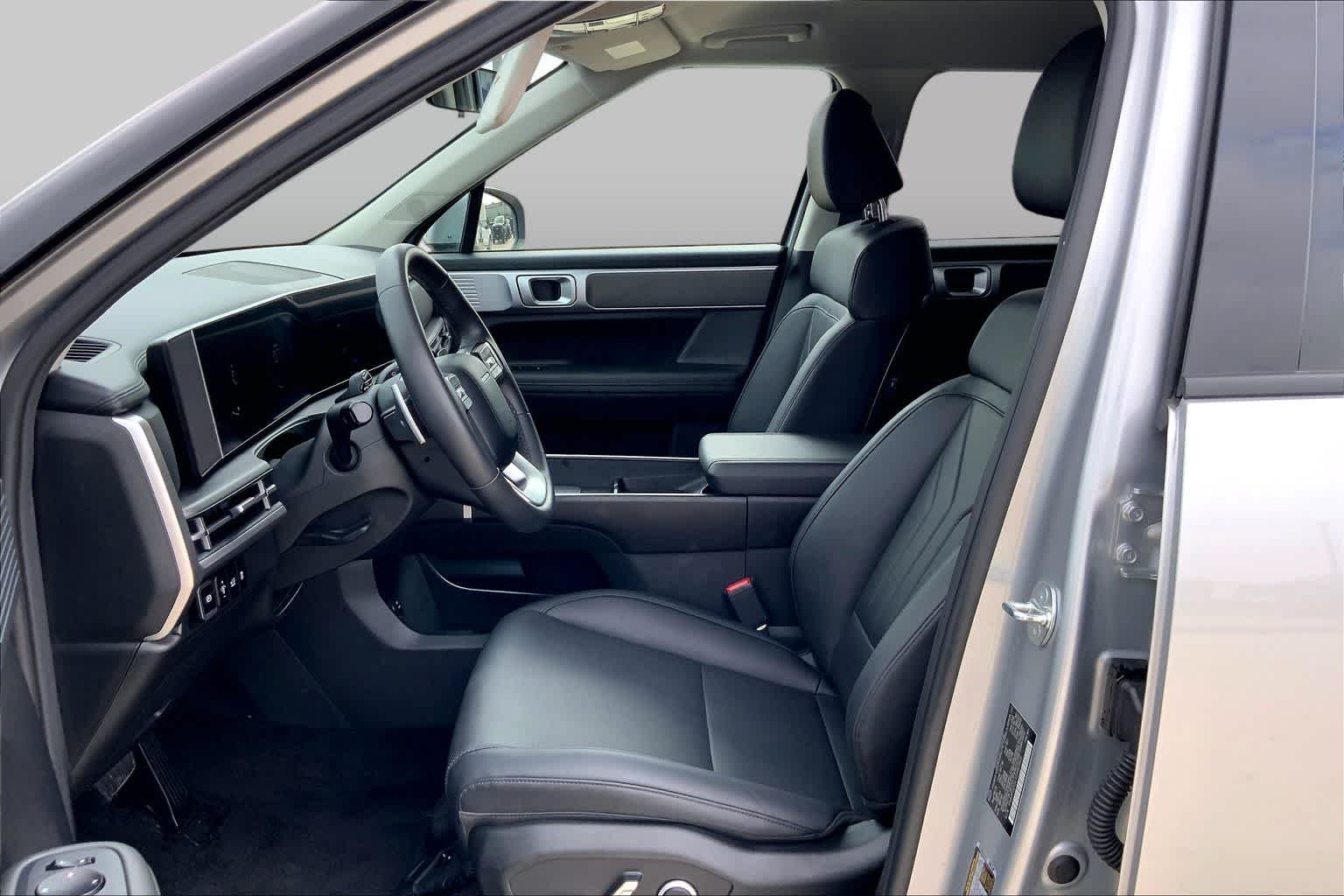 Used 2026 Shimmering Silver Hyundai SEL image 8