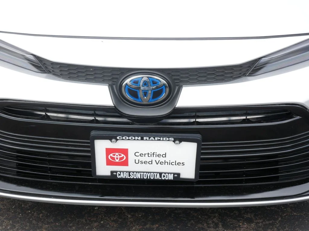 Certified Used 2025 Silver Toyota LE image 9