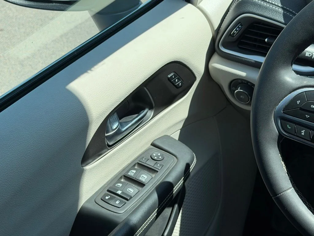 Certified Used 2023 Silver Chrysler Touring L image 13