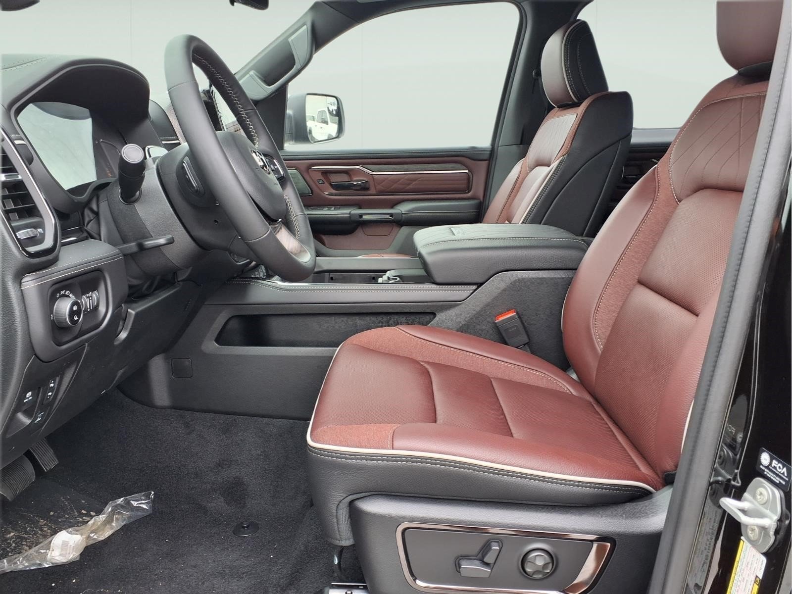 New 2026 Diamond Black Crystal Pearl-Coat Exterior Paint RAM Limited image 8
