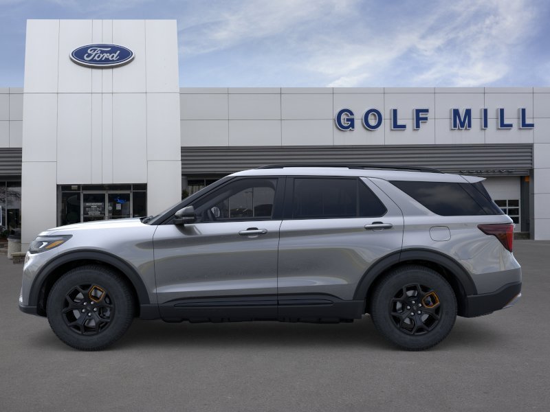 New 2026 Carbonized Gray Metallic Ford Tremor image 2