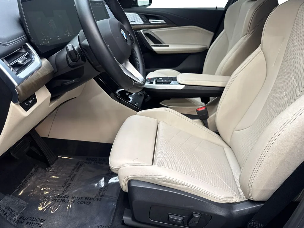Used 2023 Green BMW xDrive28i image 27