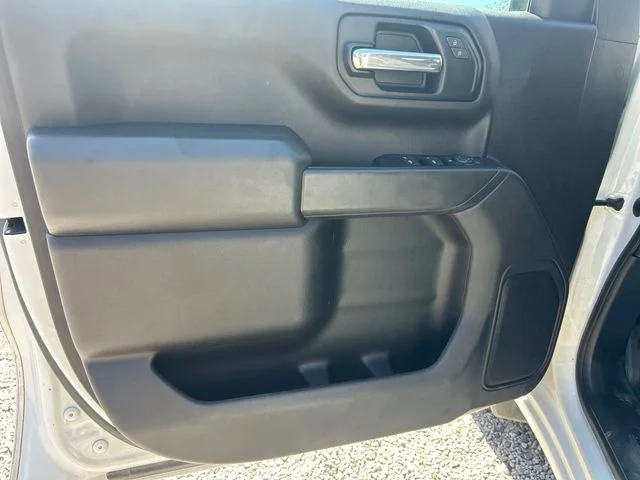 Used 2019 Summit White GMC Base image 10