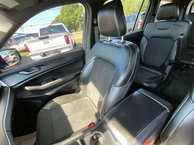 Used 2025 White Jeep Altitude X image 11