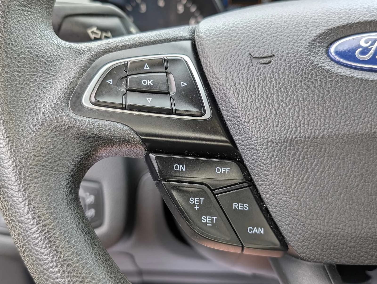 Used 2018 Shadow Black Ford SE image 34