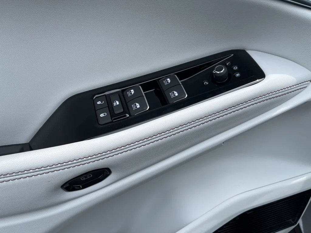 2025 Jeep Wagoneer S Limited - Photo 17
