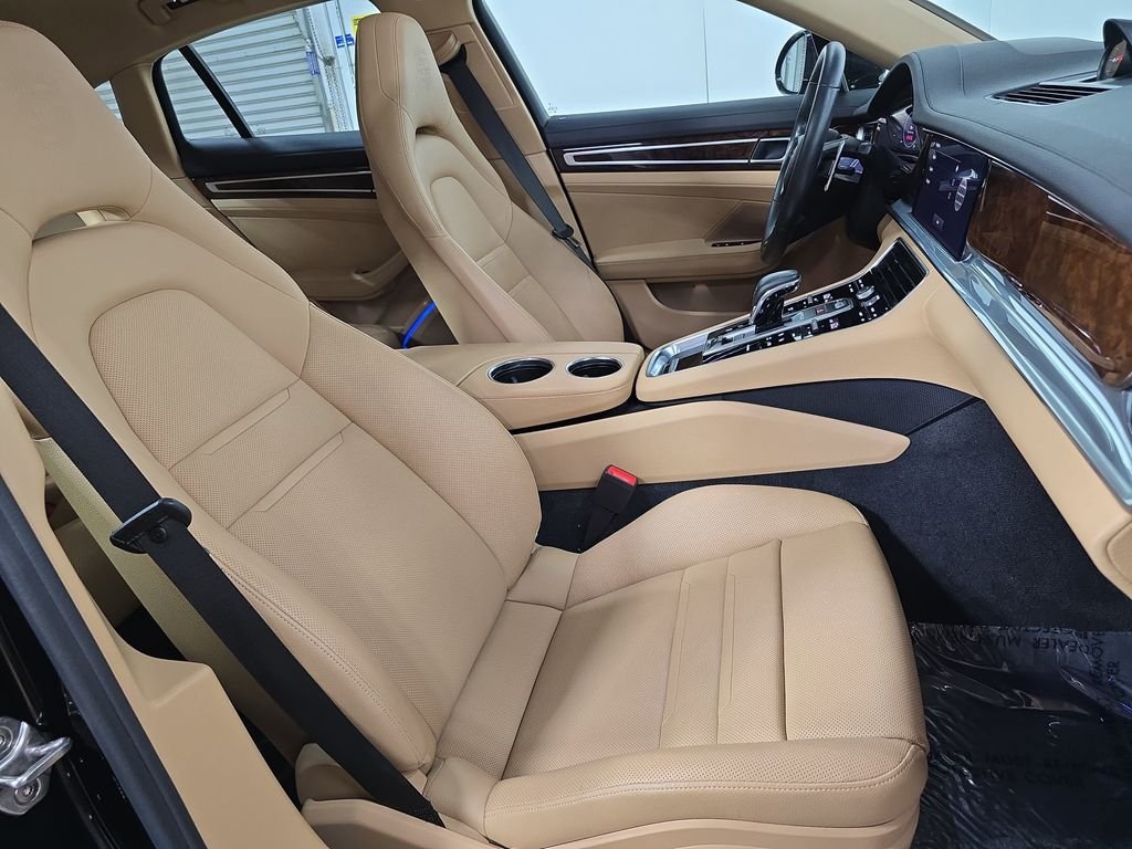 Used 2023 Black Porsche  image 27
