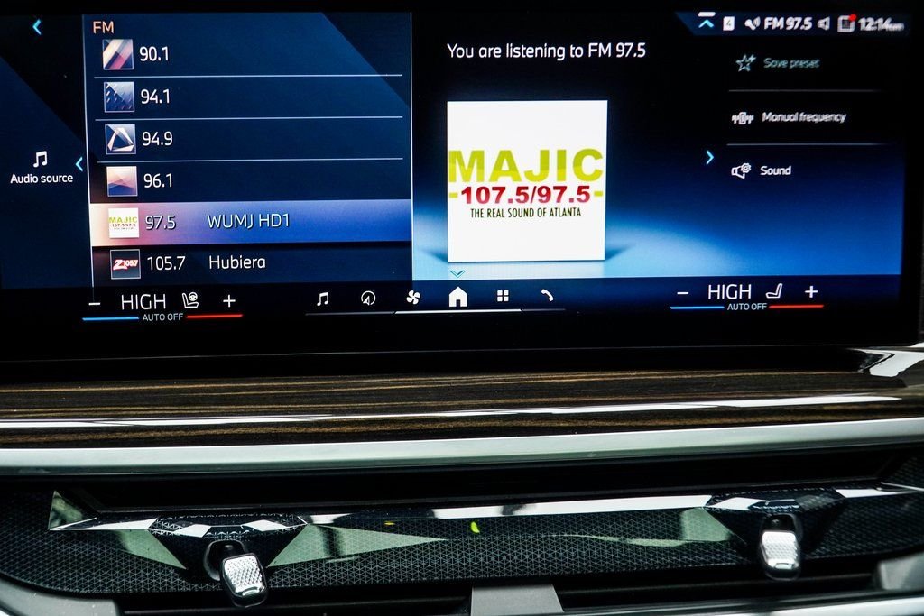 Used 2025 Black BMW xDrive40i image 24