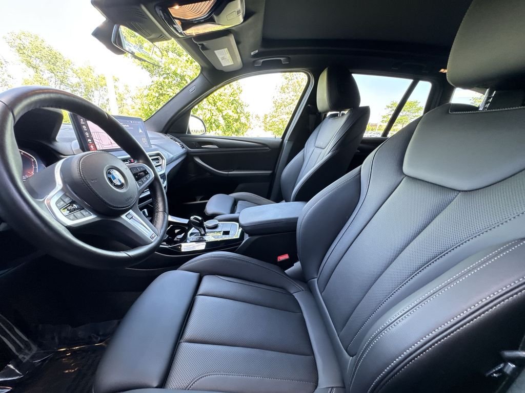 Used 2024 Black BMW xDrive30i image 13