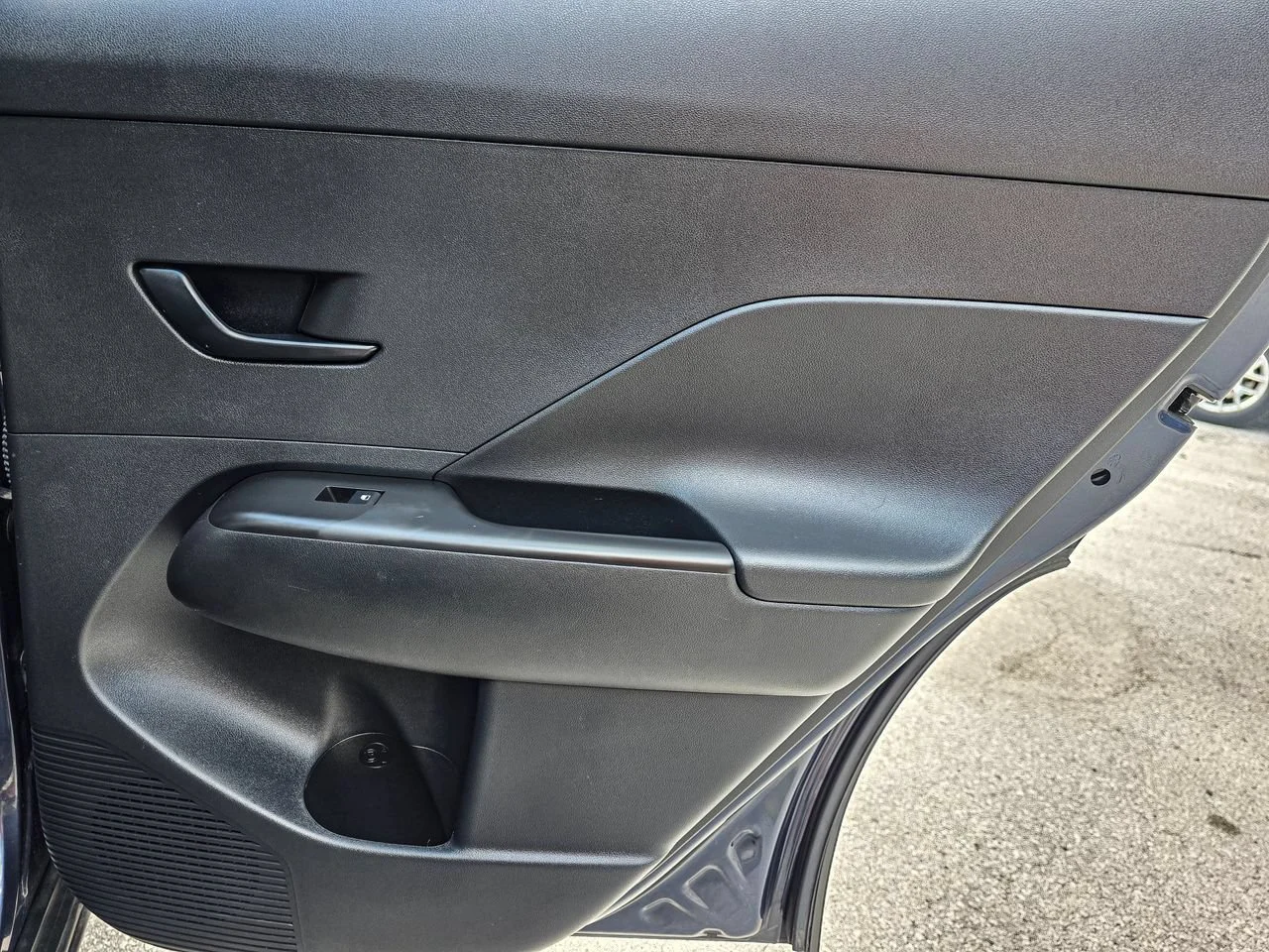 Used 2025  Hyundai SEL image 34