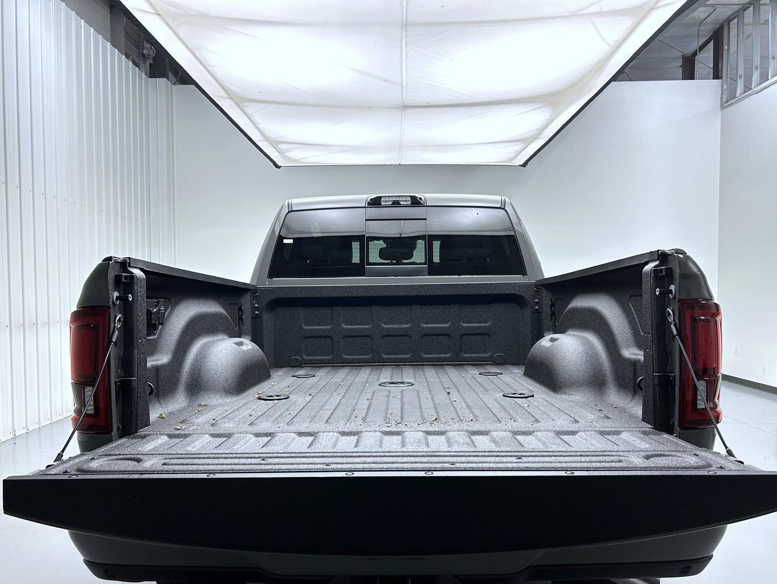 New 2026 Ceramic Gray Clear-Coat Exterior Paint RAM Laramie image 21