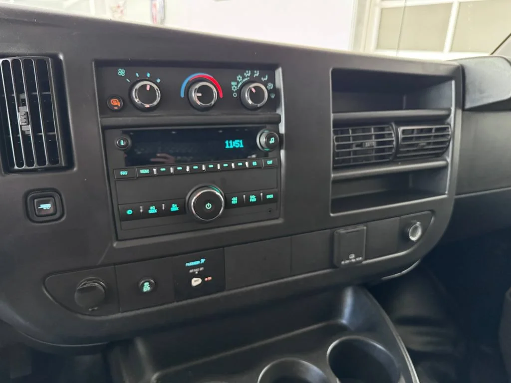 2024 Chevrolet Express Cargo Work Van - Photo 15