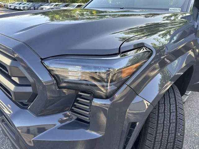 Used 2024  Toyota SR5 image 30