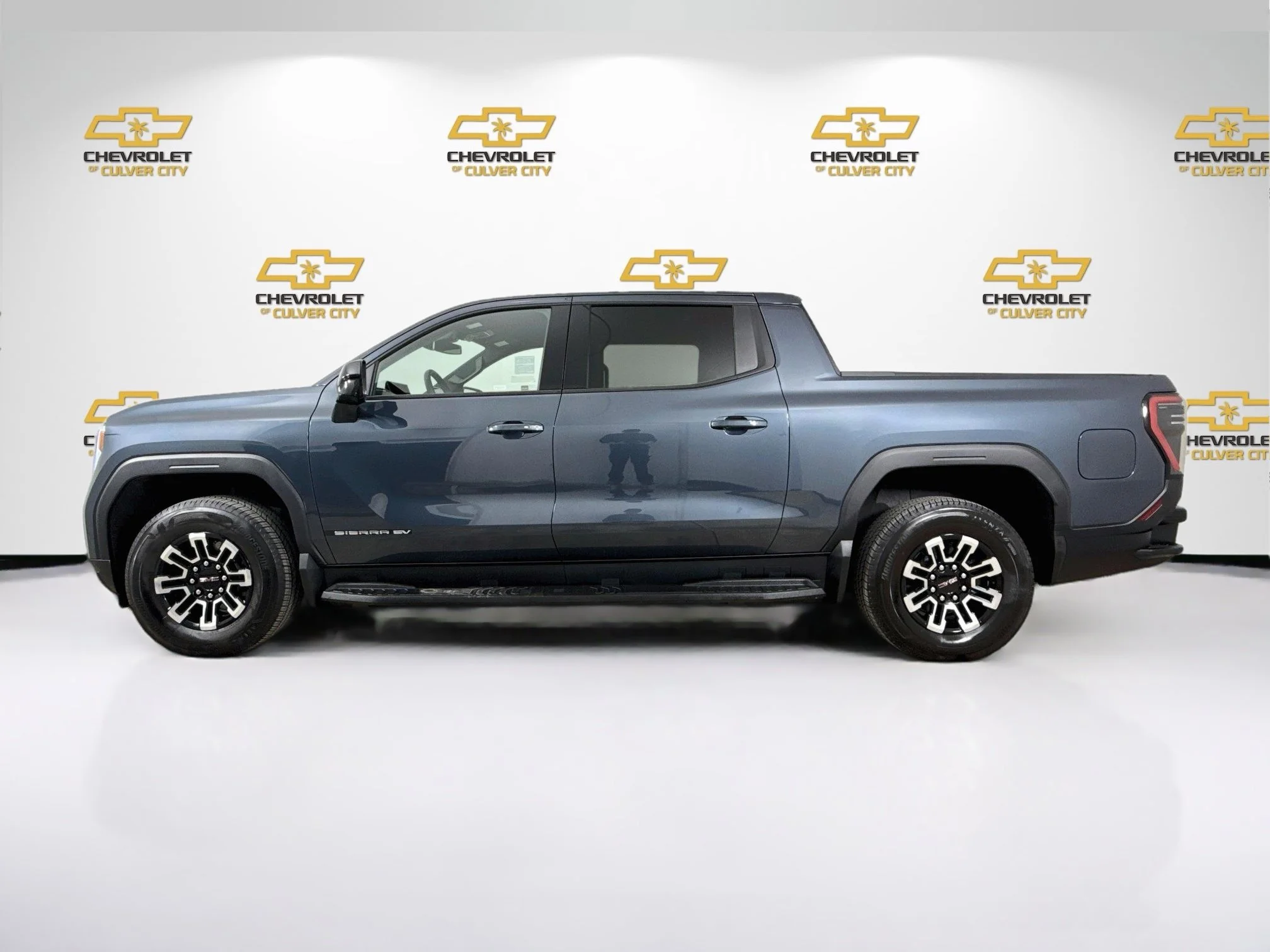 Used 2026 Deep Ocean Metallic GMC Elevation Standard Range image 5