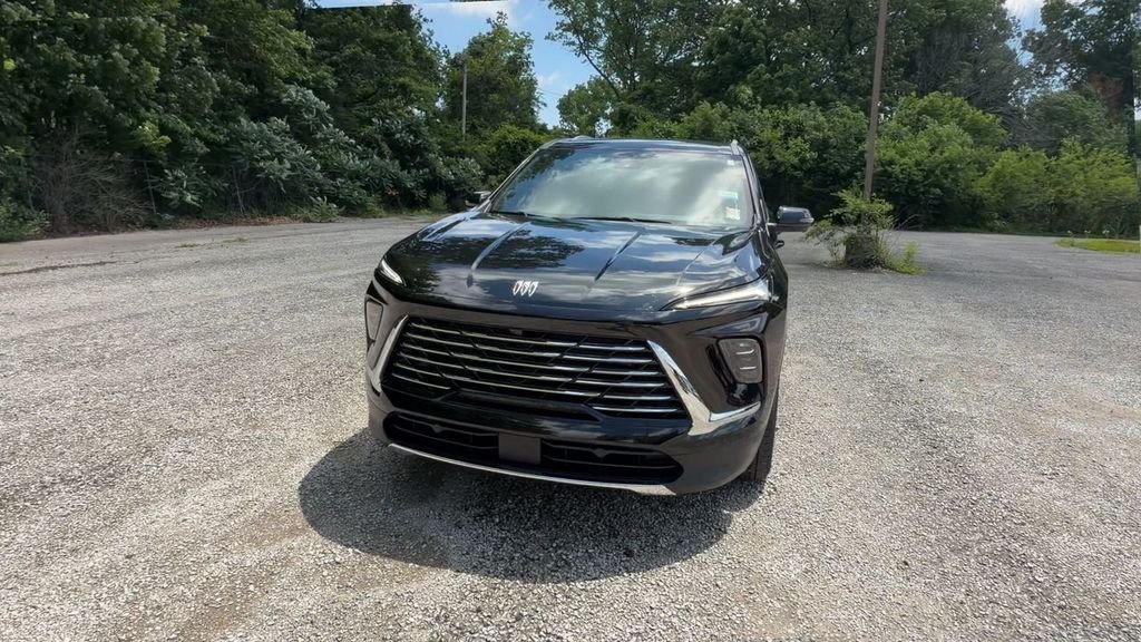 Used 2025 Black Buick Preferred image 3