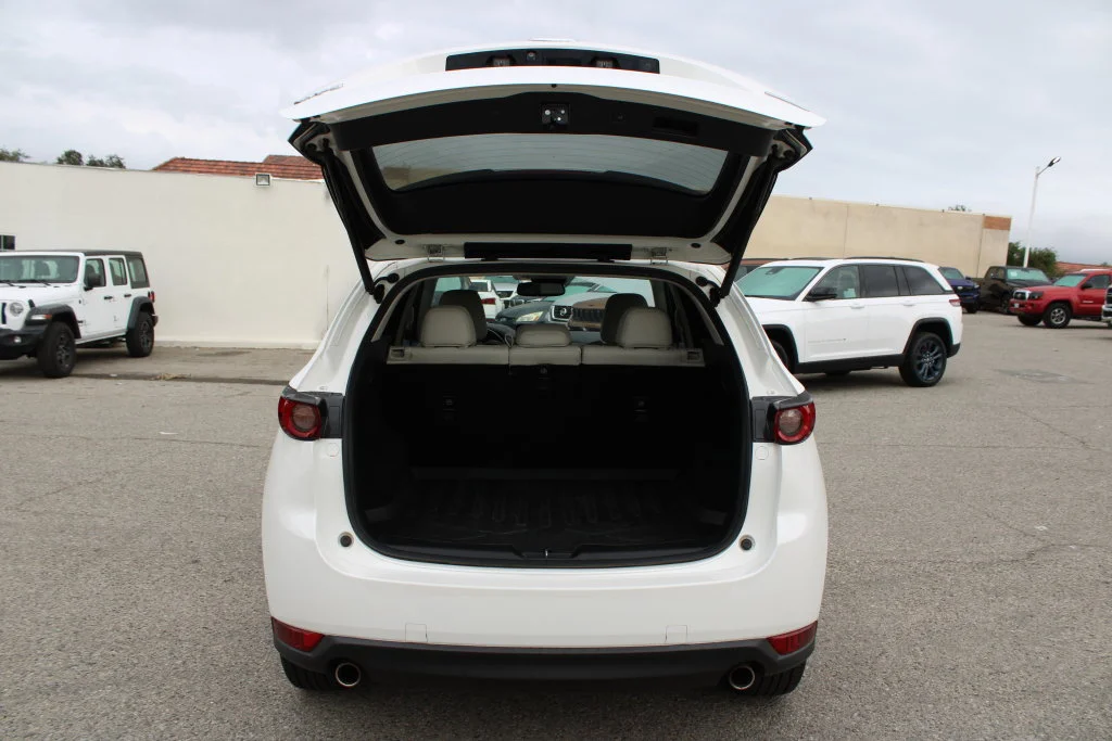 Used 2021 White Mazda Grand Touring image 11