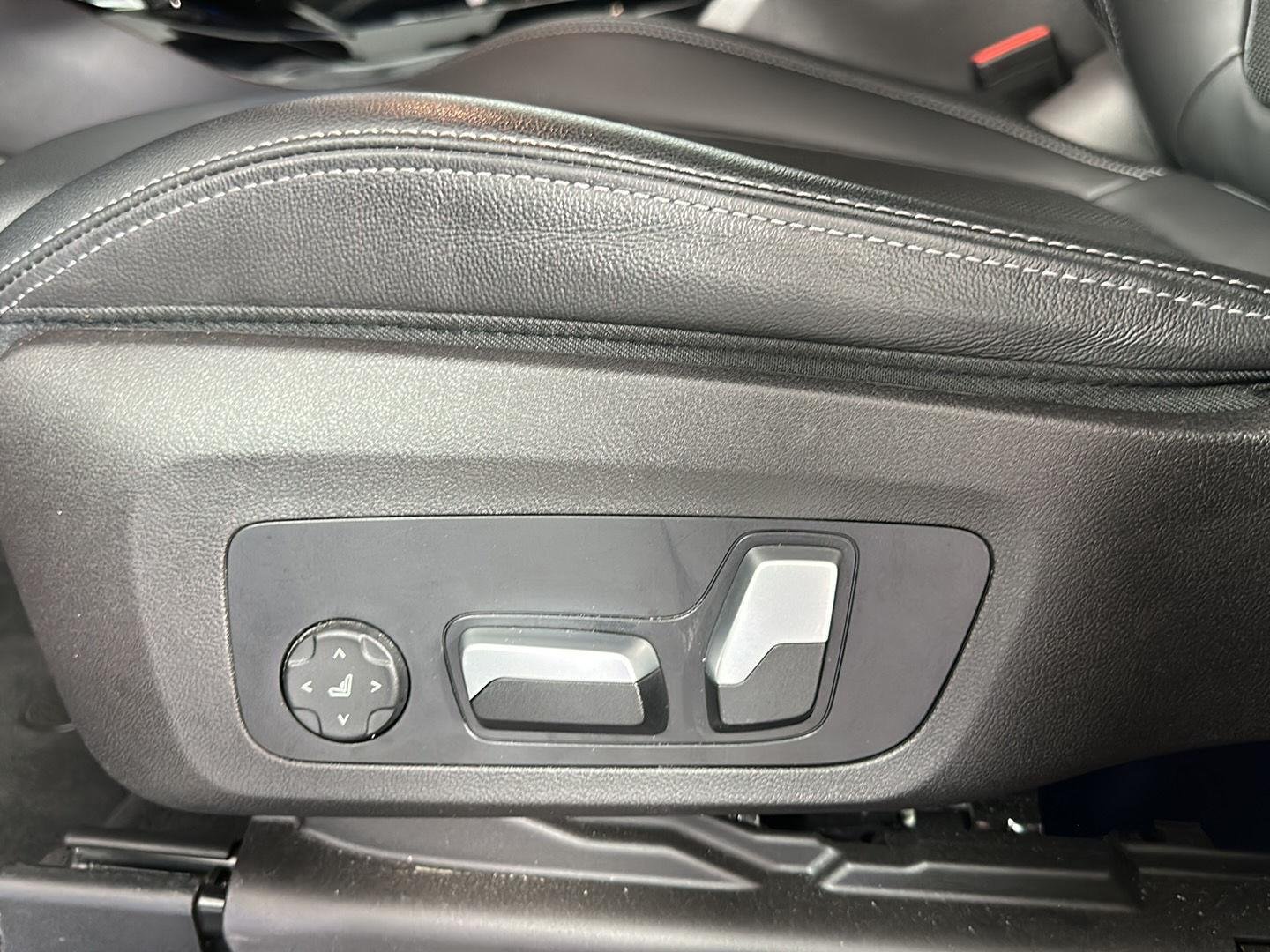 Certified Used 2023 Jet Black BMW xDrive30i image 13