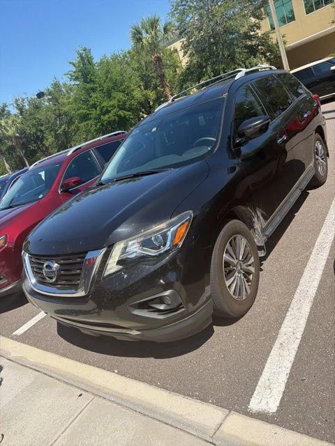 2018 Nissan Pathfinder SV 2WD's photo