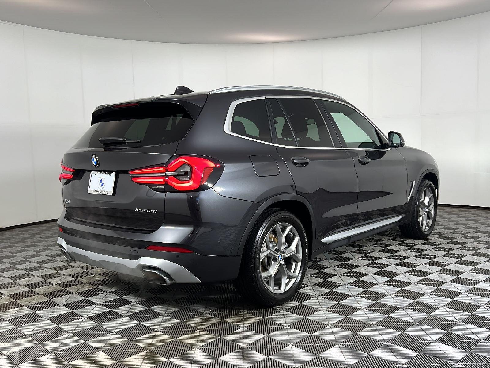 Used 2023 Dark Graphite Metallic BMW xDrive30i image 5