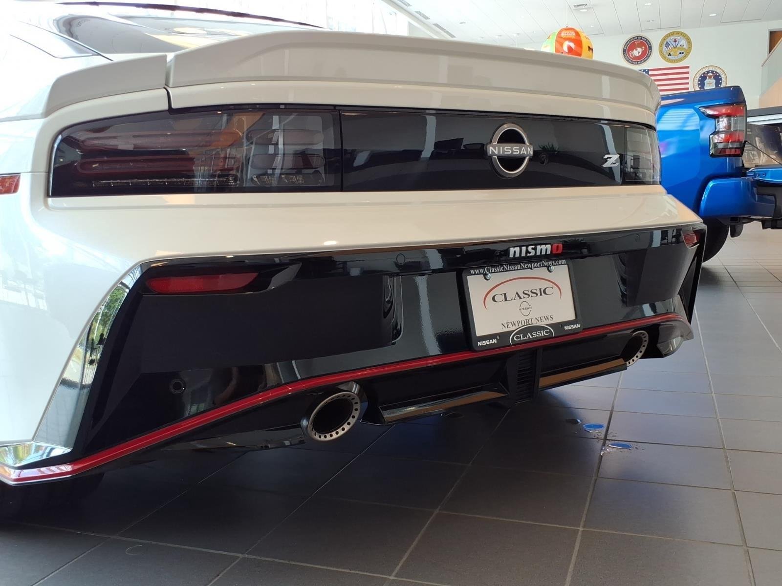 New 2027 Pearl White TriCoat / Super Black Two-tone Nissan NISMO® image 11