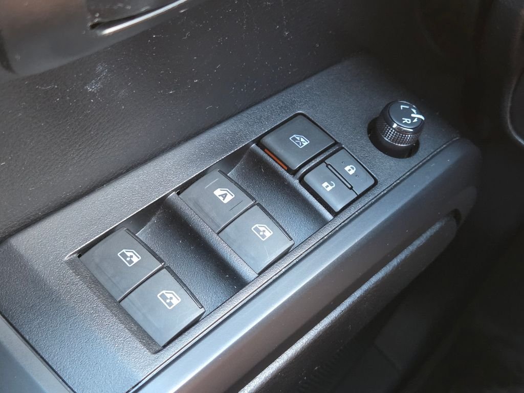 Used 2022 Silver Toyota SR image 27