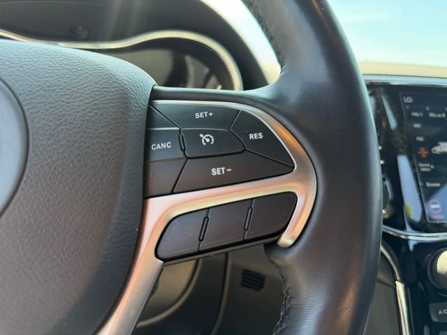 Certified Used 2022 White Jeep Laredo X image 25