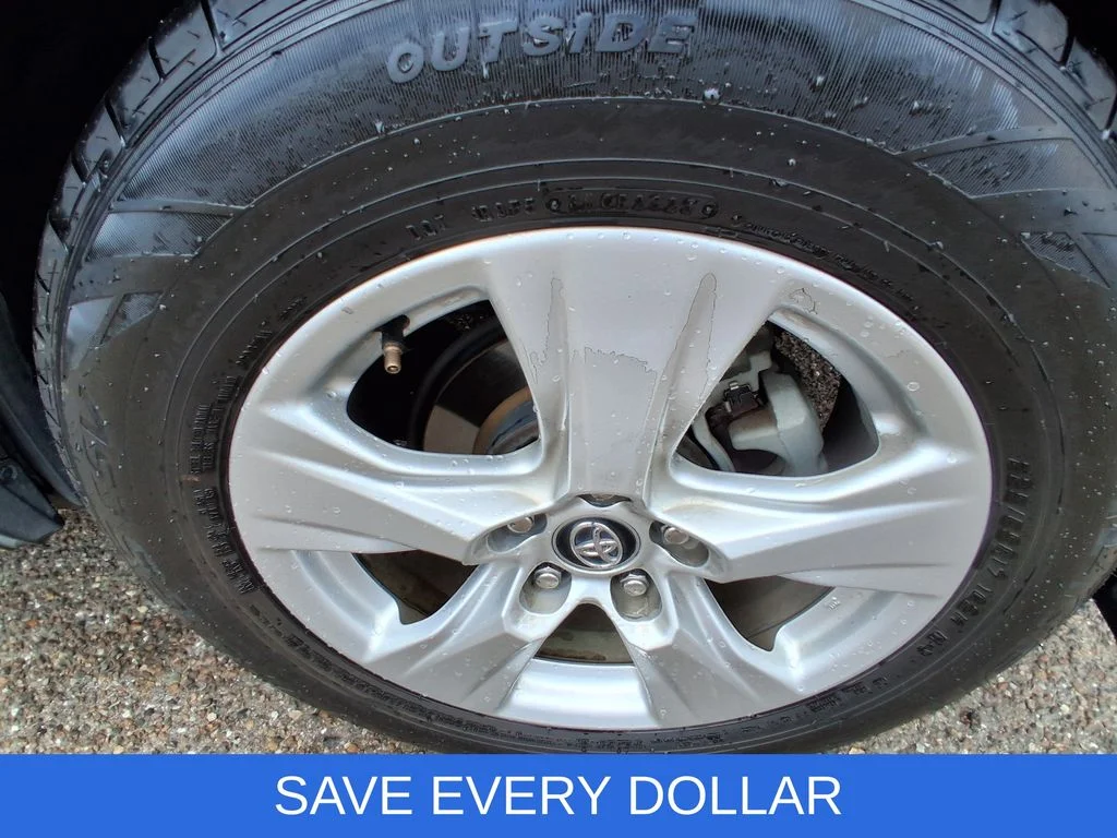Used 2021 Gray Toyota XLE image 9