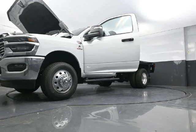 New 2026 Bright White Clear-Coat Exterior Paint RAM Tradesman image 26