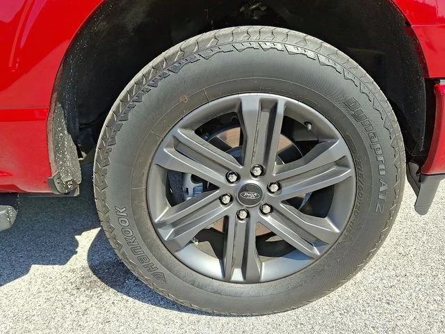 Used 2023 Red Ford Lariat image 10