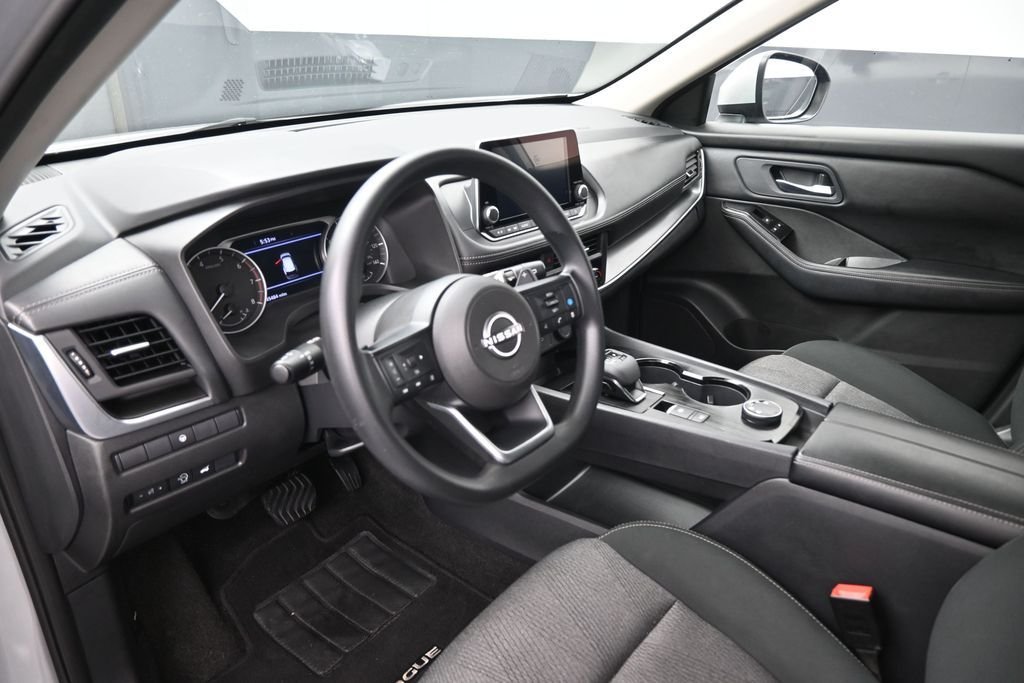 Used 2024 Silver Nissan SV image 18