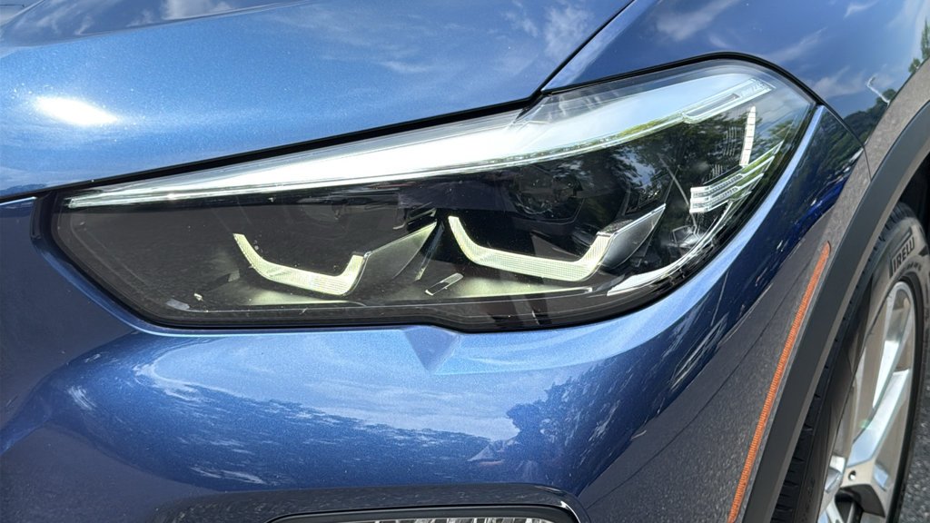 Used 2021 Phytonic Blue Metallic BMW xDrive40i image 7