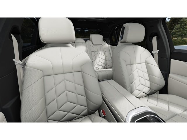 New 2026 Black Sapphire Metallic BMW 740i xDrive image 11