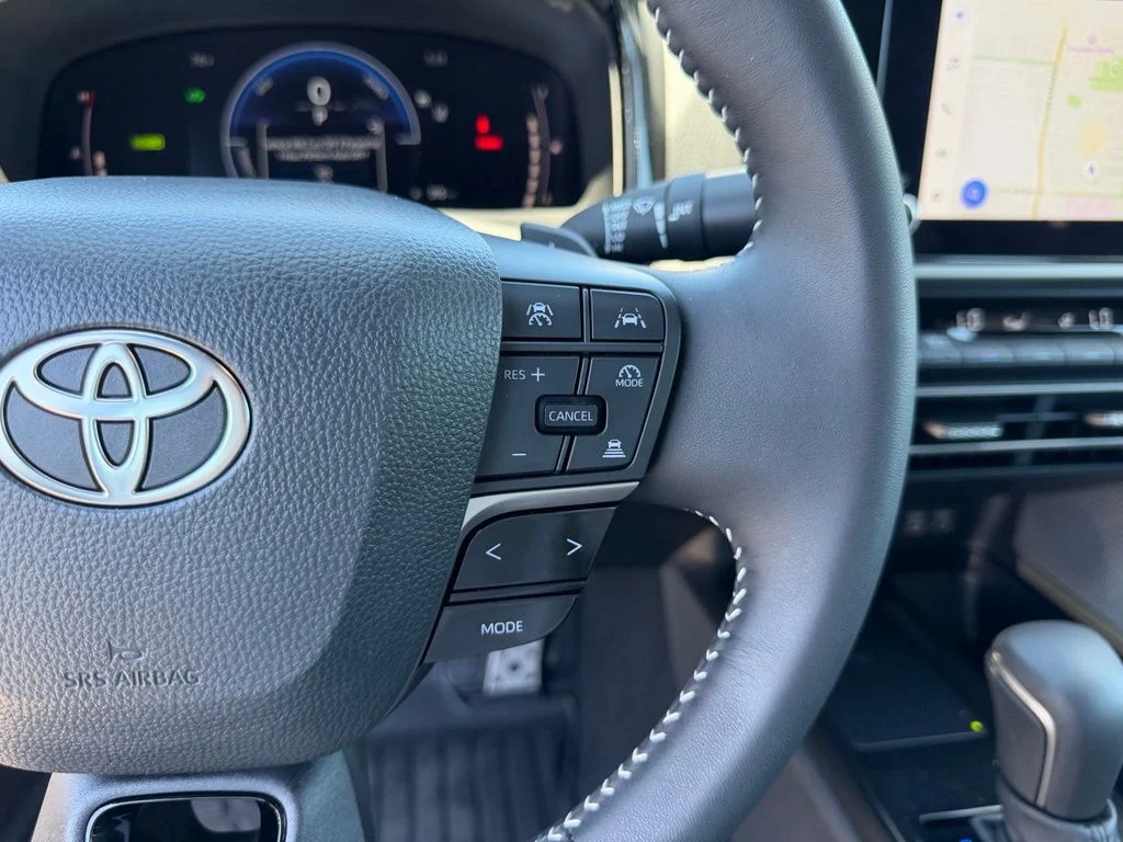 Used 2025 Underground Toyota SE image 18
