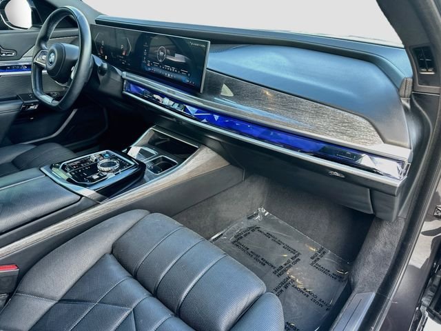 Certified Used 2024 Gray BMW xDrive60 image 31