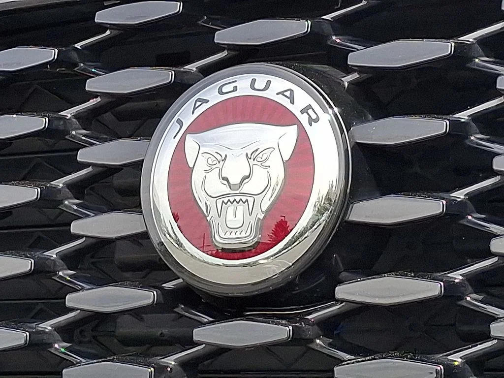 Certified Used 2023  Jaguar P250 S image 28