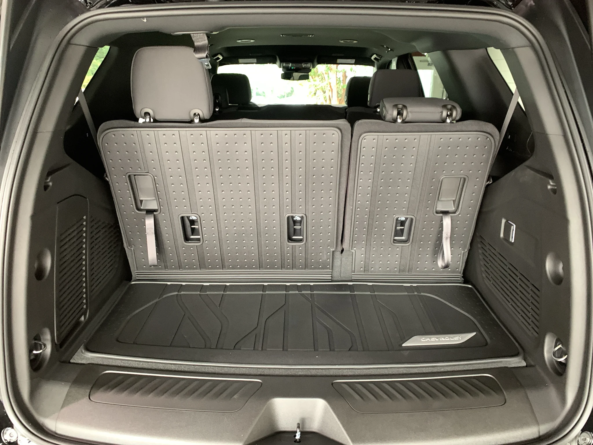 2027 Chevrolet Tahoe LS - Photo 10