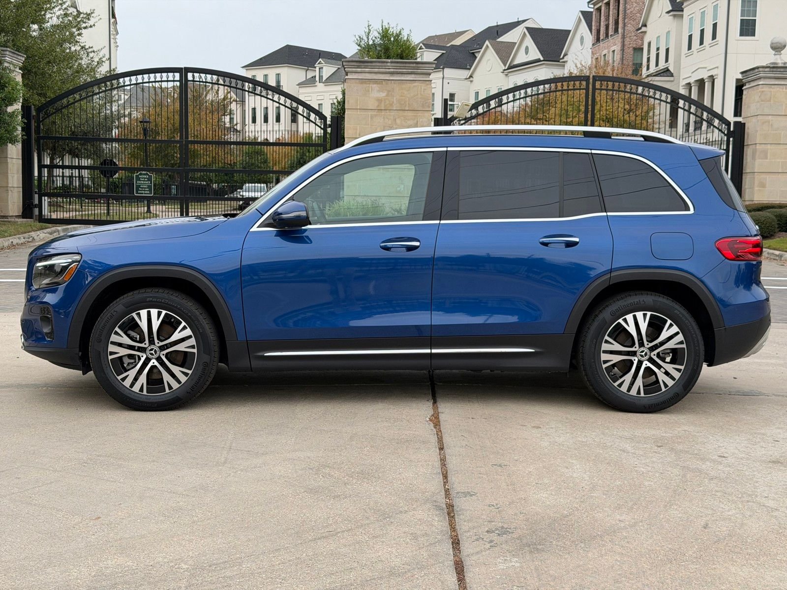 Certified Used 2024 Blue Mercedes-Benz GLB 250 image 11
